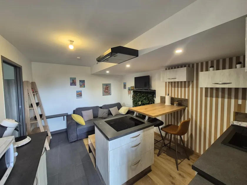 Modern & warm haven - Image 1