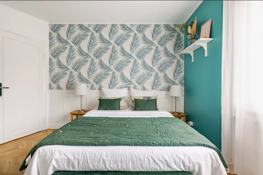 Signature Apartment with Private Parking - Image 1