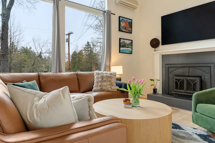 Modern Chic Chalet in Mad River Valley with A/C - Image 1