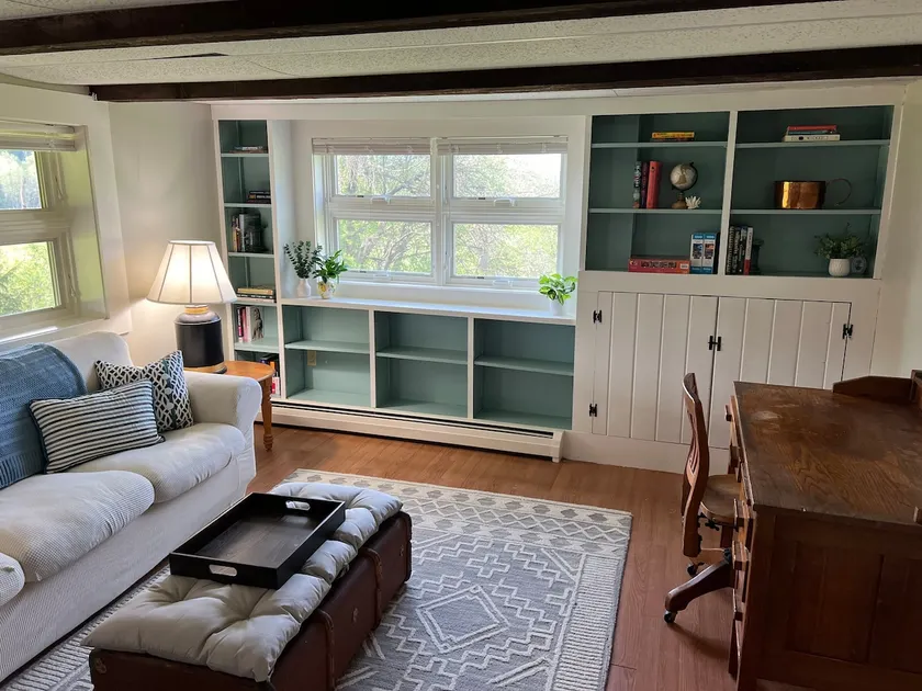 Cozy Mountain Views in Middlebury - Image 1