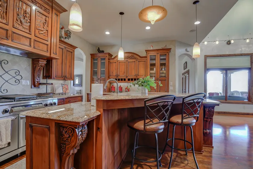 Valparaiso | A West Redding Hilltop Estate - Image 1