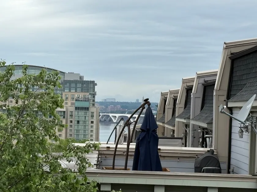 National Harbor Luxury Townhome with Rooftop Deck - Image 1