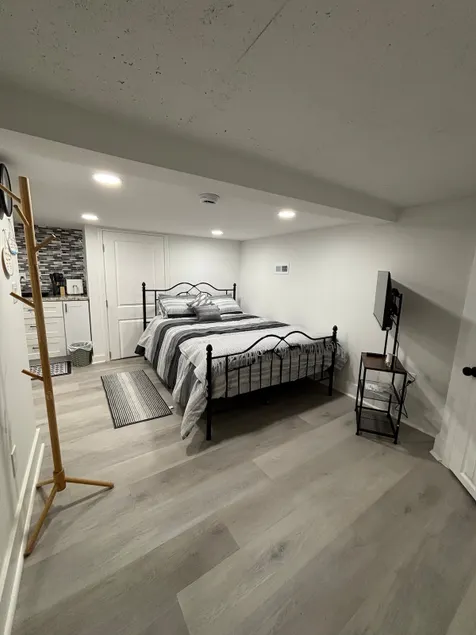 Private&Modern cozy studio near GSP airport & BMW - Image 1