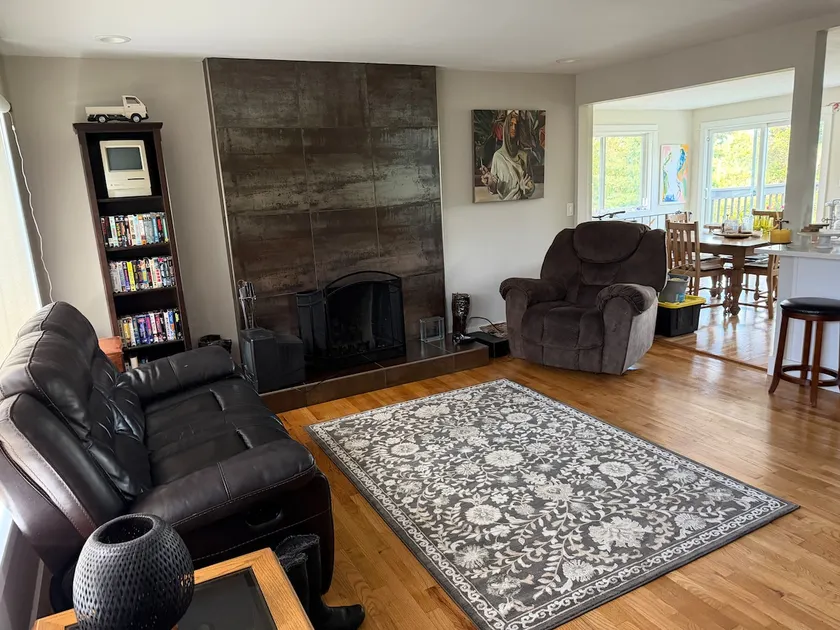 Cozy Home in West Seattle - Image 1