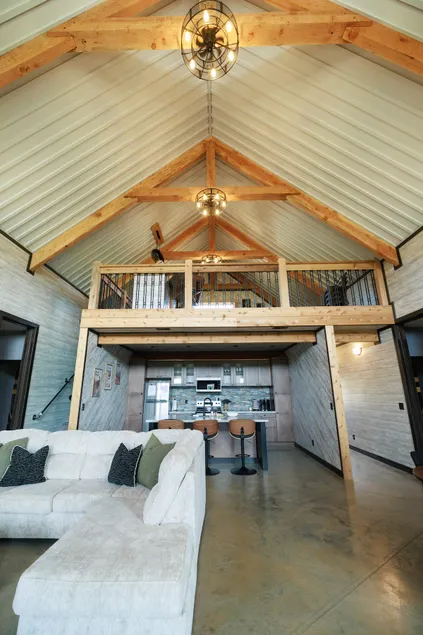 Lou Lou’s Lodge - Image 1
