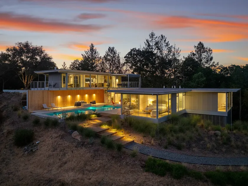 Award-Winning Glass House · Pool · Wine Country - Image 1