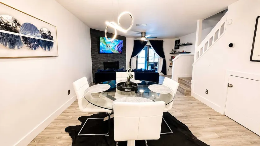 Quiet Lake Views | Modern Decor | Pet Friendly - Image 1