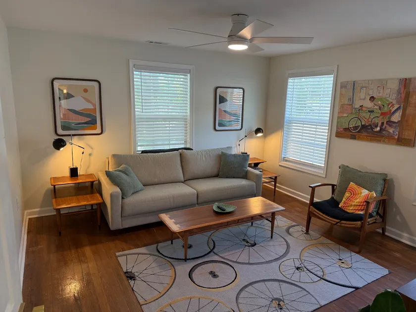 Bike Inn Exmore 2nd floor Apt Mid-Shore Sleeps 6 - Image 1