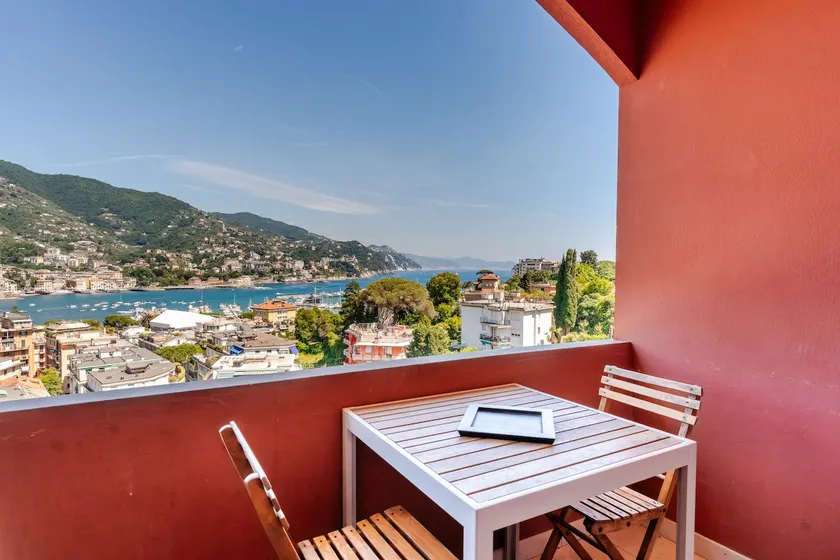 Bright apartment with a view of the Gulf and a swimming pool - Image 1