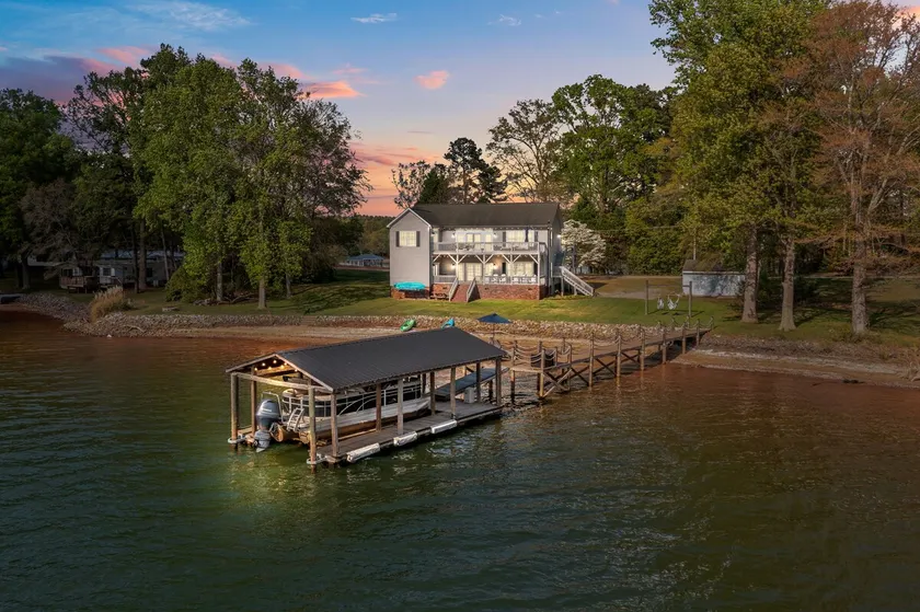 Lakefront Retreat; 6 BR; Dock; Hot Tub; Boat! - Image 1