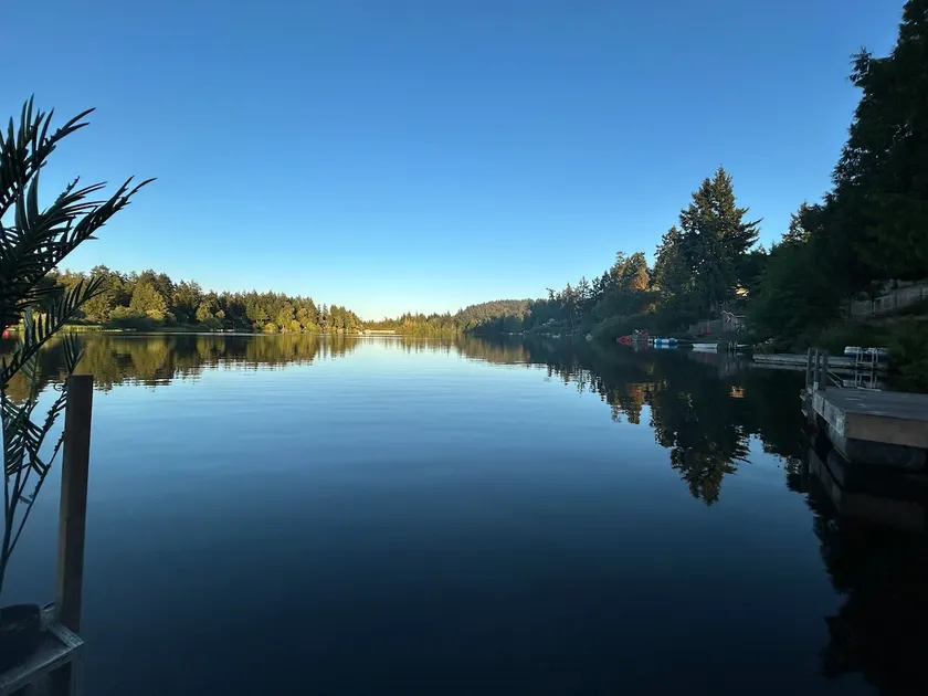 Dotties Beautiful Glen Lake Waterfront Oasis - Image 1