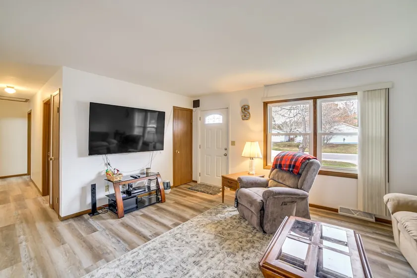 Explore the Upper Peninsula! Marquette Home - Image 1