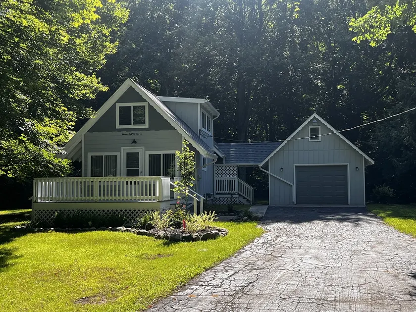 Perfect Location! Family home away from home. - Image 1