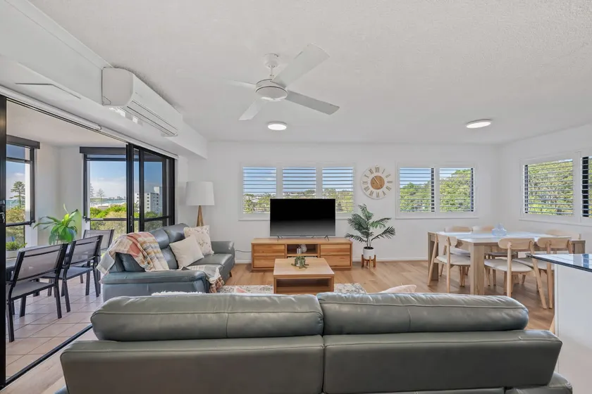 Ocean-view apartment at Mirage Resort - Image 1