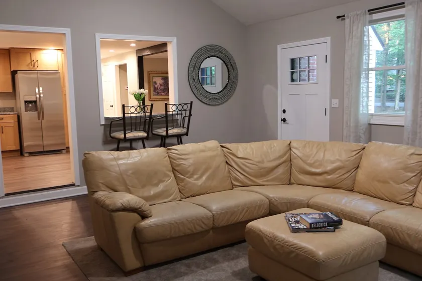 Bright & Cozy Woodland Home In Foxborough - Image 1