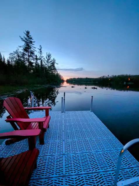Fall Colors & Cozy Nights | Lakefront & Firepit - Image 1