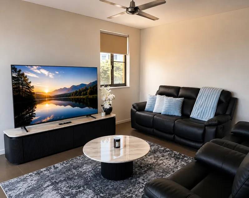 The Pearler - Waterfront Luxury 2 BR Apartment - Image 1