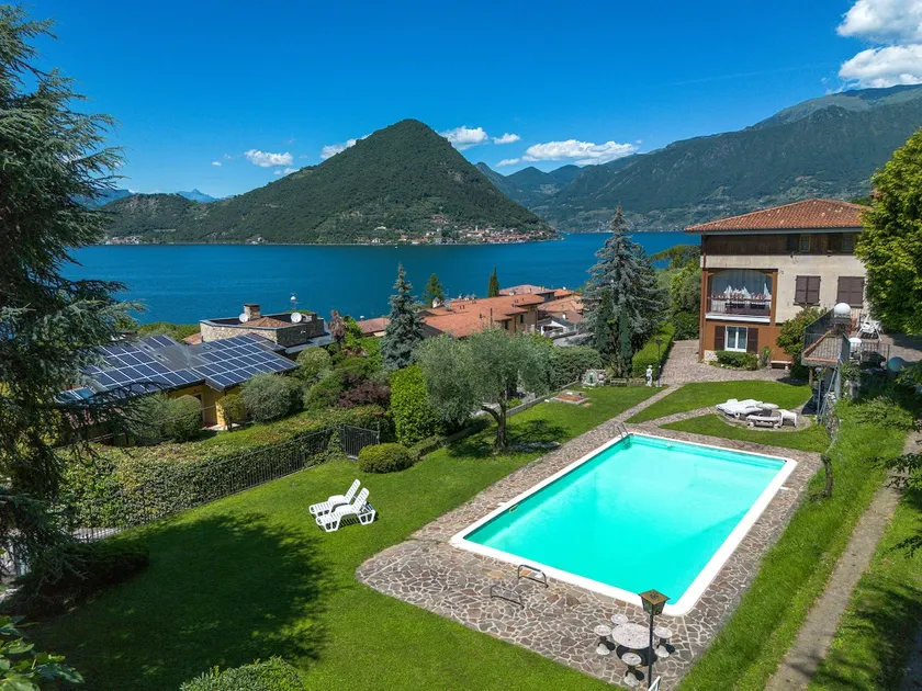 pool overlooking Lake Iseo, dog friendly - 1 Blue - Image 1