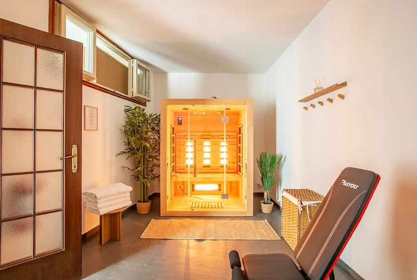 Lake Como with view, sauna and air conditioning - Image 1