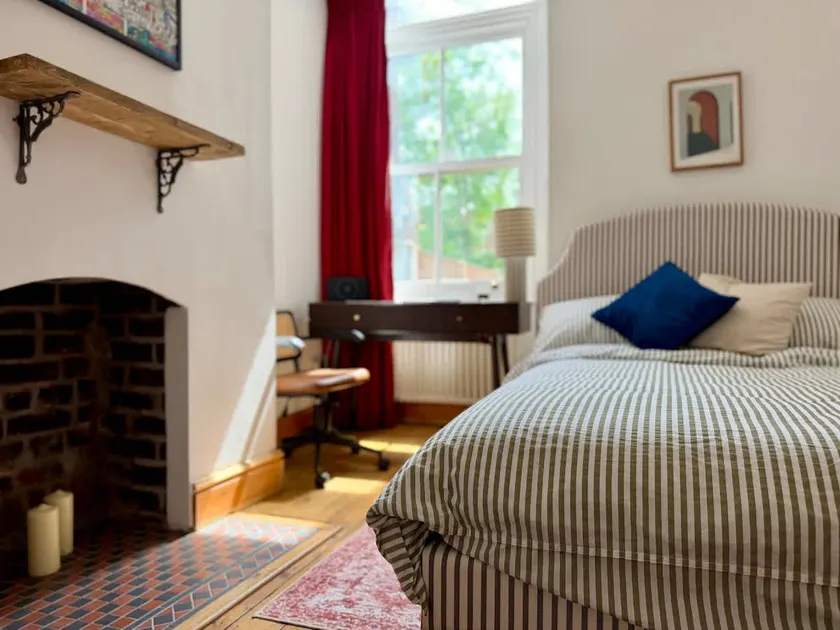 Sunlit Stylishly Restored Victorian Home - Image 1