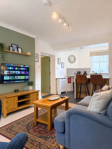 Borders Retreat, Cosy 1 Bed Flat - 3miles from M6 Jct45 - near A75, Gretna & Carlisle - Image 1