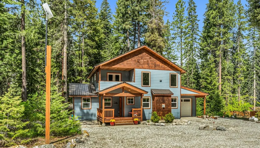 Lemmy Lane Lodge | Cozy Mountain Retreat - Image 1