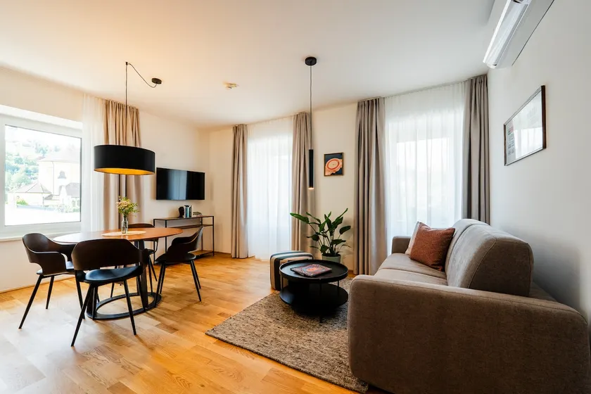 2-room apartment, west side, view of Schanze - Image 1