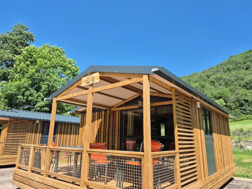 Chalet du Béal, riverside, Cantal - Image 1