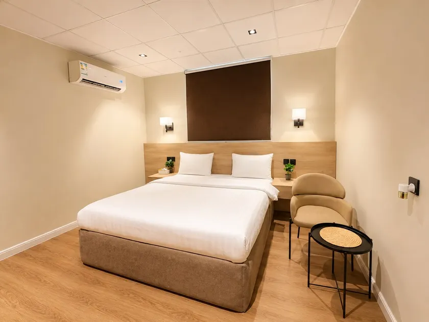 102 private rooms with a luxurious hotel feel - self check-in - Image 1