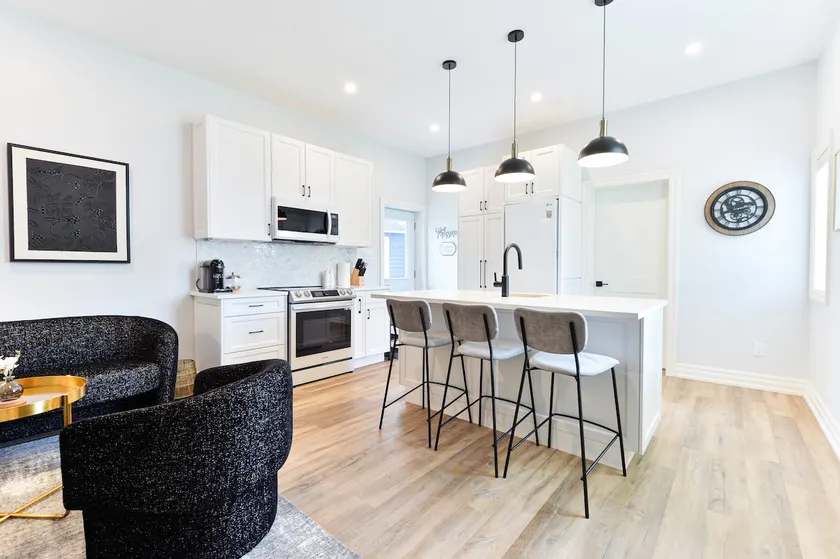 Luxury Tay River Macallan Apartment Downtown Perth - Image 1