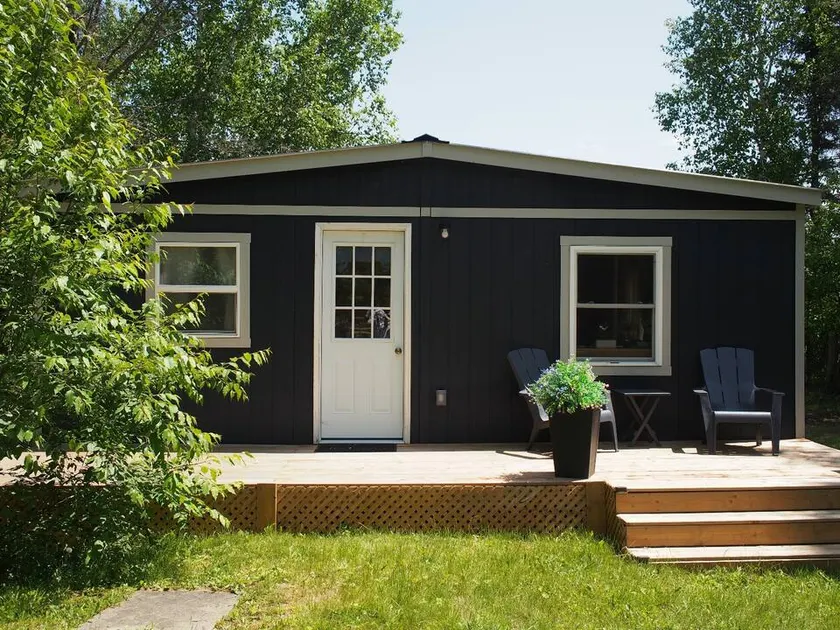 Waterfront Retreat | The Perfect Place to Recharge - Image 1