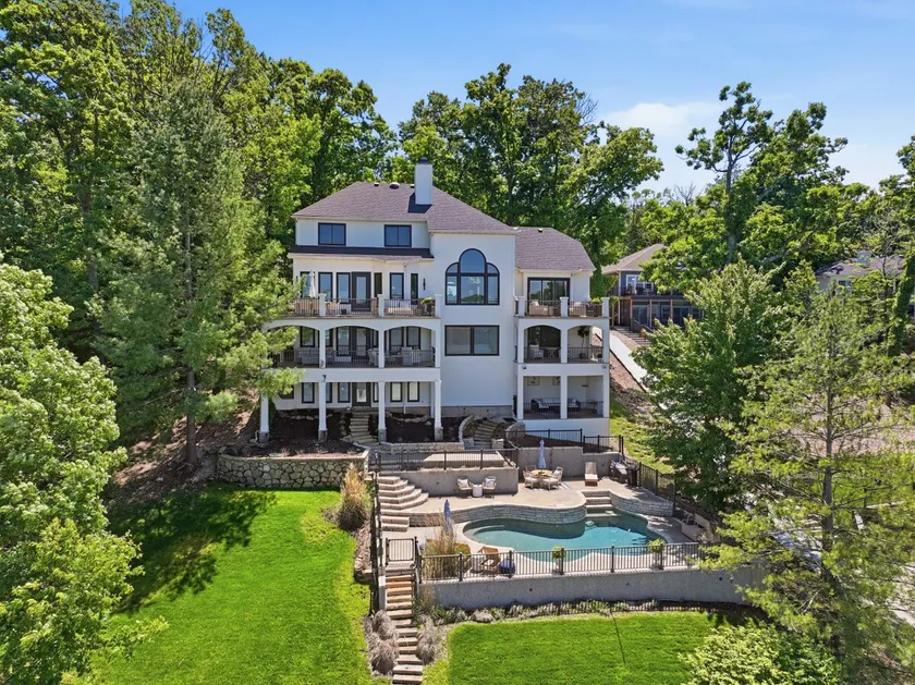 Aqua Estate-Heated Pool, Game Room & 2 Hot Tub! - Image 1