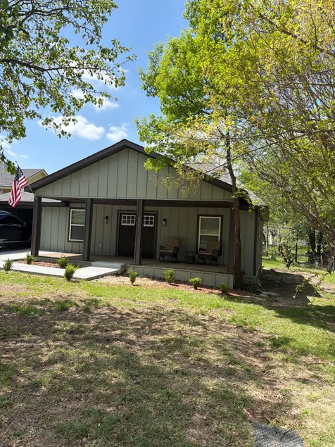 The Rustic Charm | Downtown Midlothian•Full House - Image 1