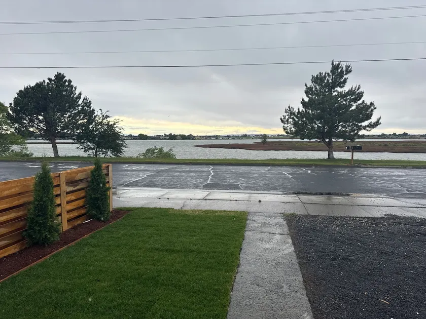 Lakefront Apartment - Image 1