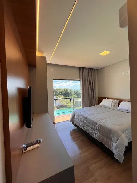 Deluxe double room with waterfall view (bedroom 5) - Image 1