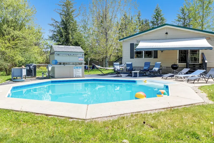 Stunning Pool House Between Lakewood and Mountain - Image 1