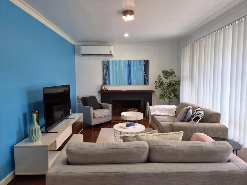 Cozy Lodge In Tarcoola Beach Coastal Retreat - Image 1