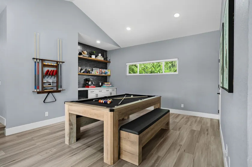 Spacious Family Retreat + Game Room Sleeps 12 - Image 1
