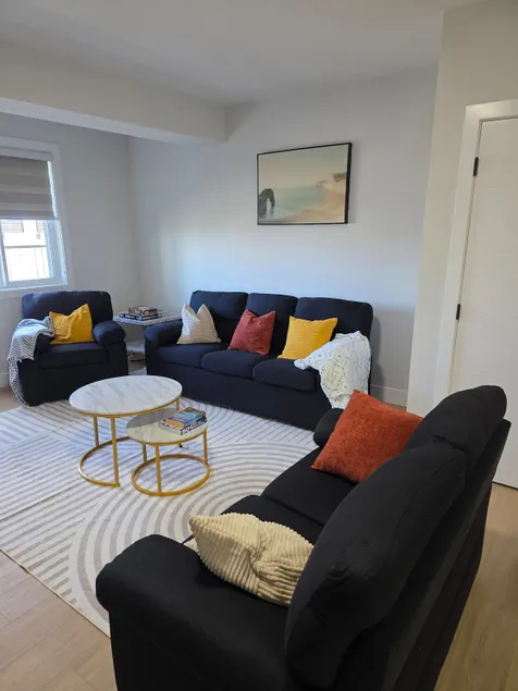 Cozy Irvine Creek Walk-Out Suite | 10 mins to YEG - Image 1