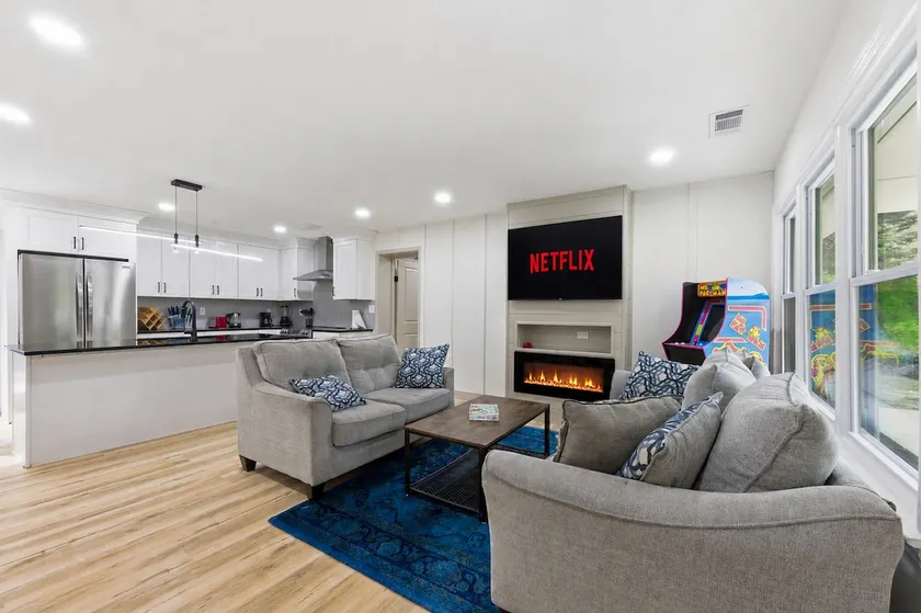 Braves + Six Flags Retreat | 3 Baths | Arcade - Image 1