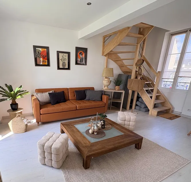Duplex with terrace on Rue de la Mer! - Image 1