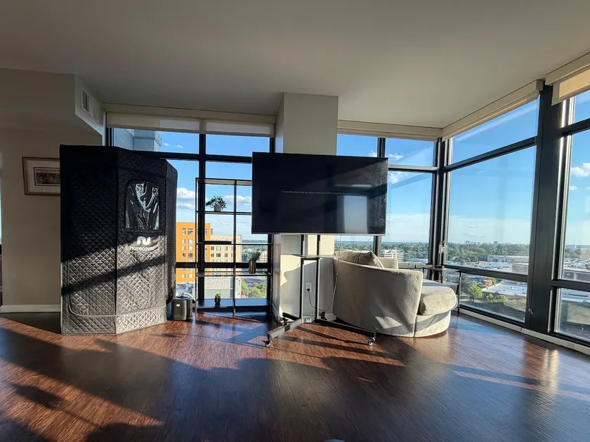 2BR • Pool • Metro •Skyline Views - Image 1
