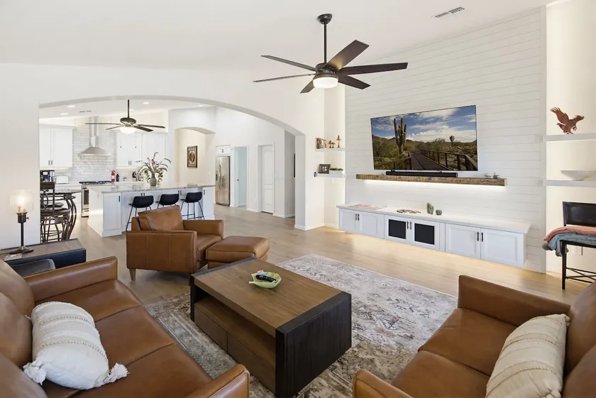 Charming 3BR Litchfield Park Oasis with Pool family - Image 1