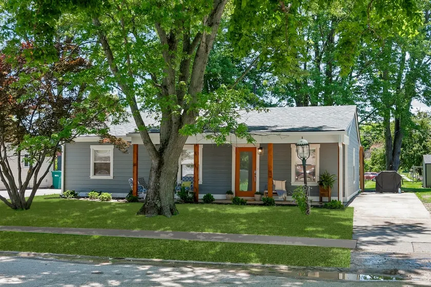 Brownsburg Bungalow: Indy 500 11mi - Downtown 15mi - Image 1