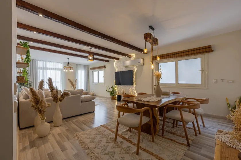 Luxury Sea View Apartment - Image 1