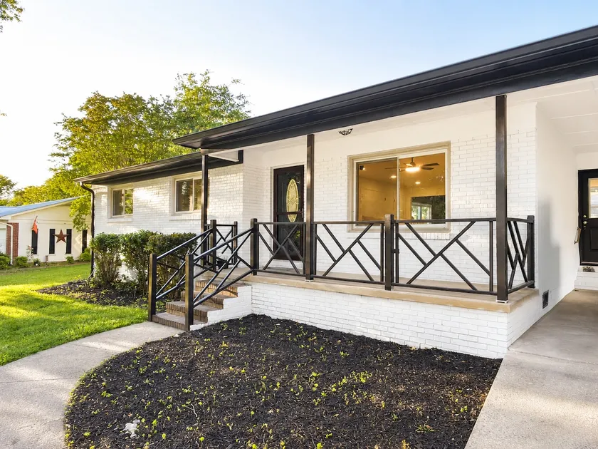 Family-Friendly Shelby Home with Backyard - Image 1