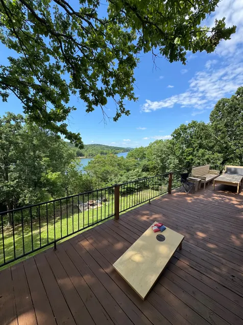 Table Rock Lakefront • Sleeps 15 • Near Branson - Image 1