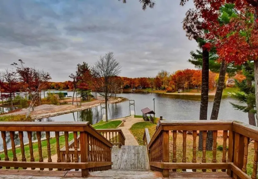 Lake Ogemaw Fall Escape | Fire Pit•Movie Room - Image 1