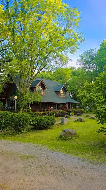 Luxury Riverfront Cabin retreat zipline& kayak - Image 1