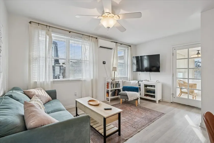 Oceanblock & Downtown Bethany - 2 bed / 1 bathroom with Private Sun Porch - Image 1